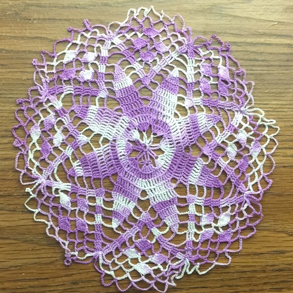 Purple & White 8 Point Star Vintage Crocheted Doily 8” Round - Picture 1 of 5